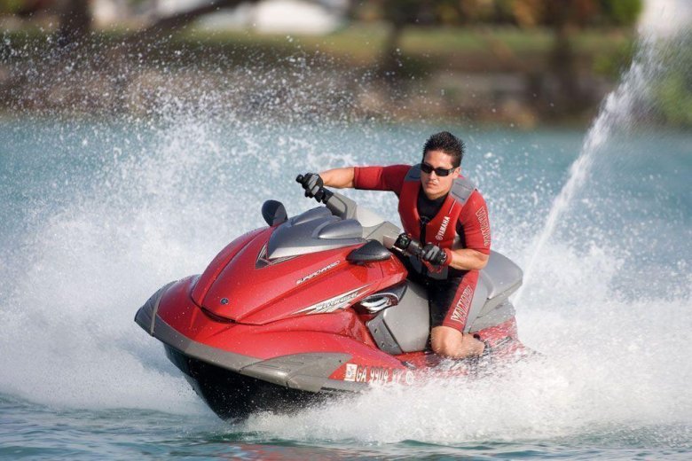 Катание на гидроцикле