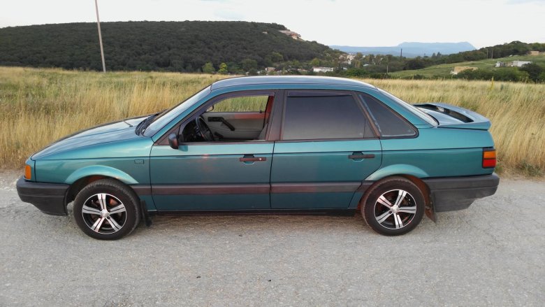 Фольксваген пассат 1991г