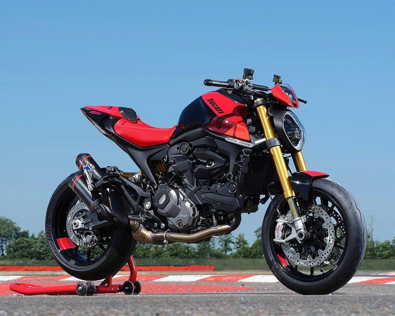 Ducati monster 2022