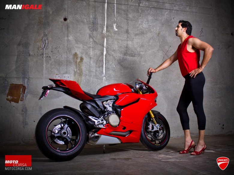 Девушка ducati-1199-panigale