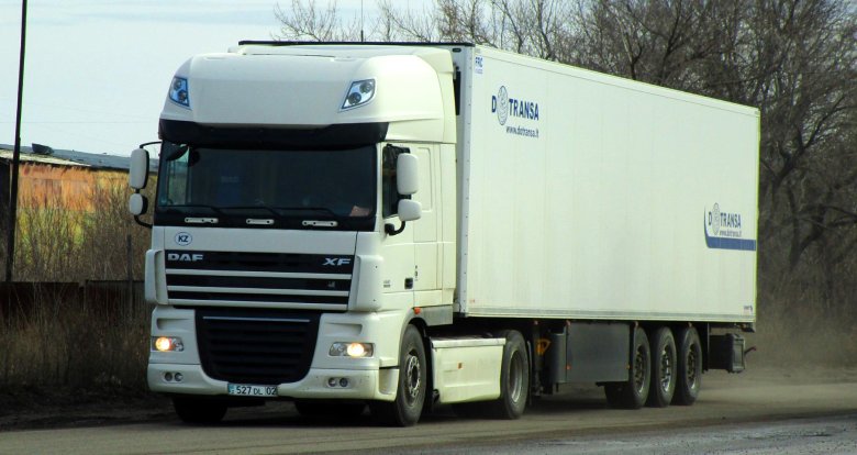 Daf xf 105 с полуприцепом