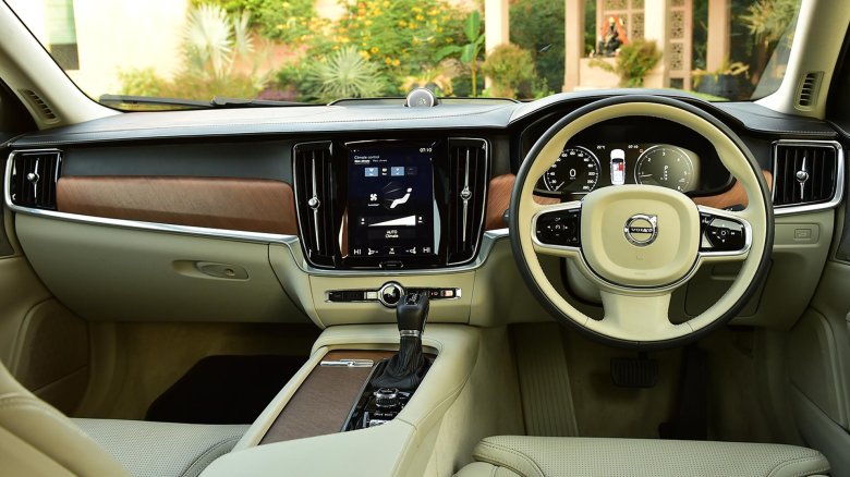 Volvo v 90 cross country салон