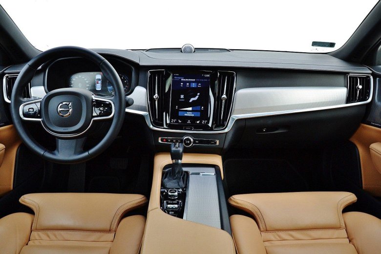 Volvo v90 cross country interior