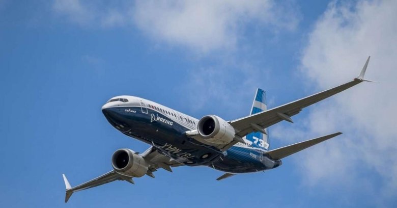 Самолет боинг 737