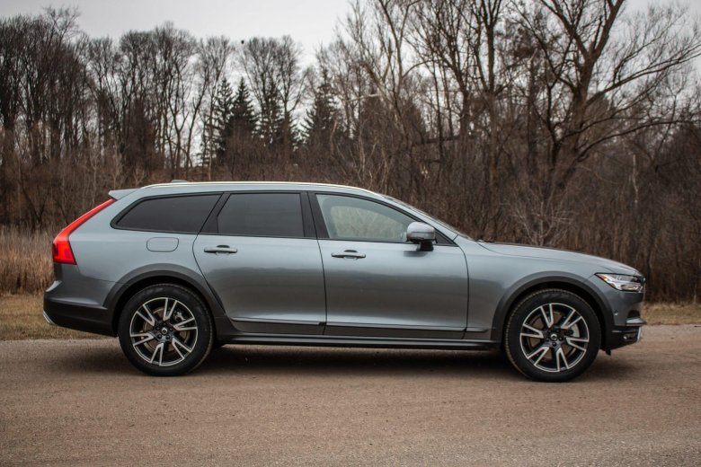 Volvo v90 cross country