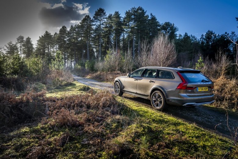 Volvo v90 cross country