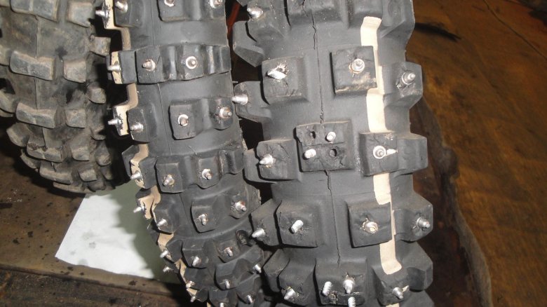 Шипованная резина митас для эндуро