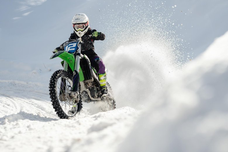 Зимний мотокросс