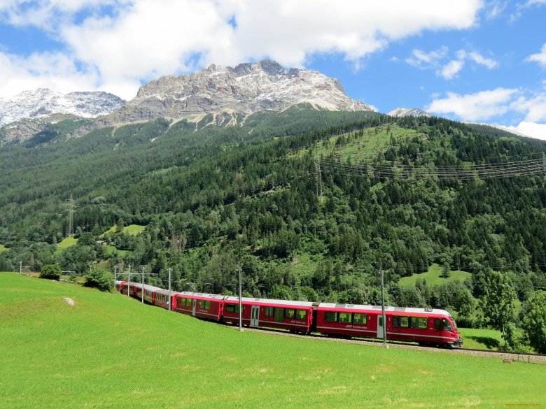Поезд в горах