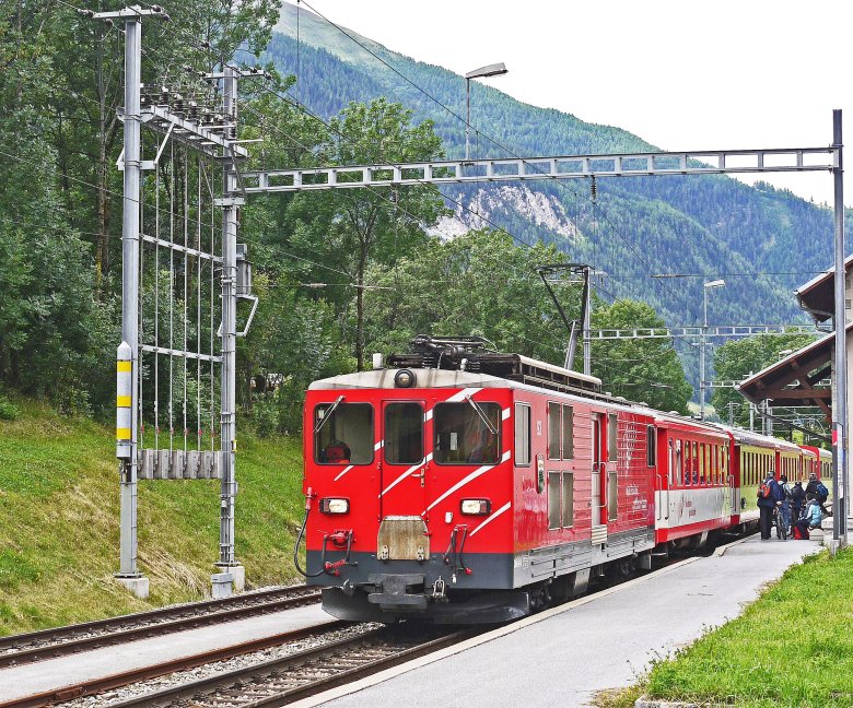 Поезд matterhorn gotthard bahn