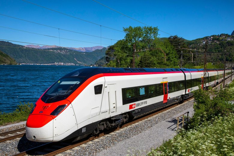 Швейцарский поезд stadler
