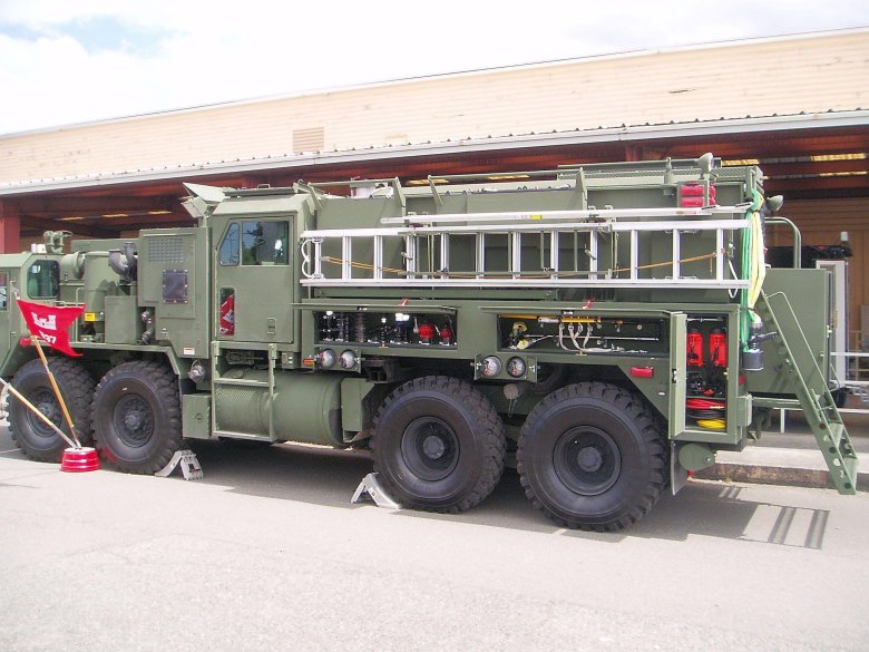 M1142 hemtt fire truck