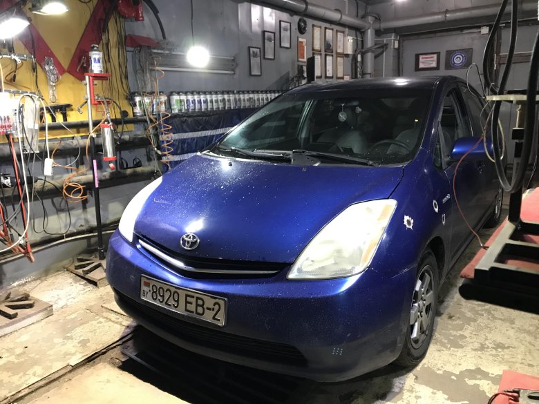 Тойота приус 20