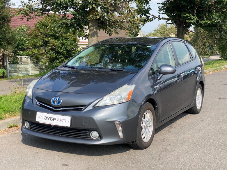 Toyota prius plus 2012