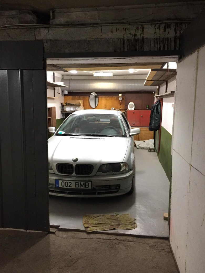 Bmw garage
