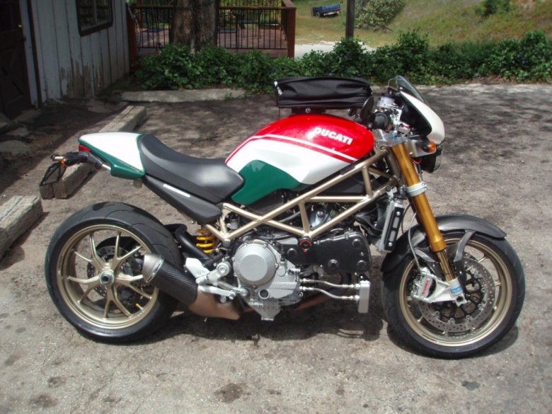 Ducati monster 900