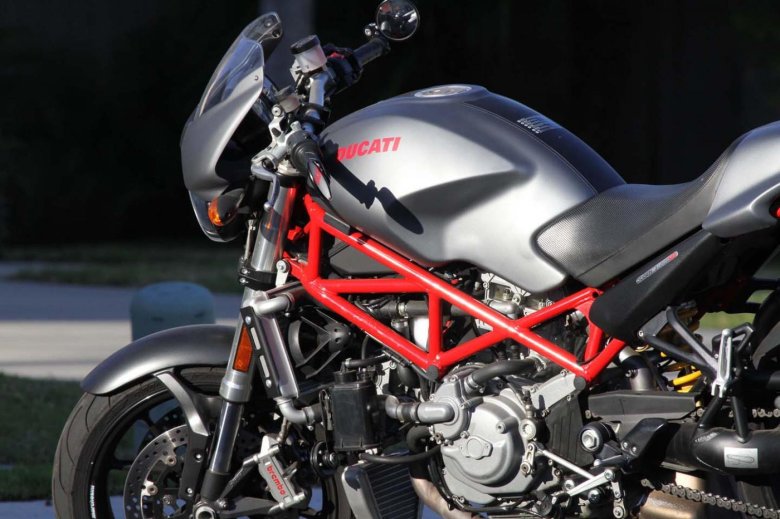 Ducati monster 2005