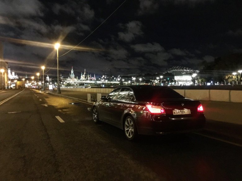 Bmw m 5 e 60 ночью
