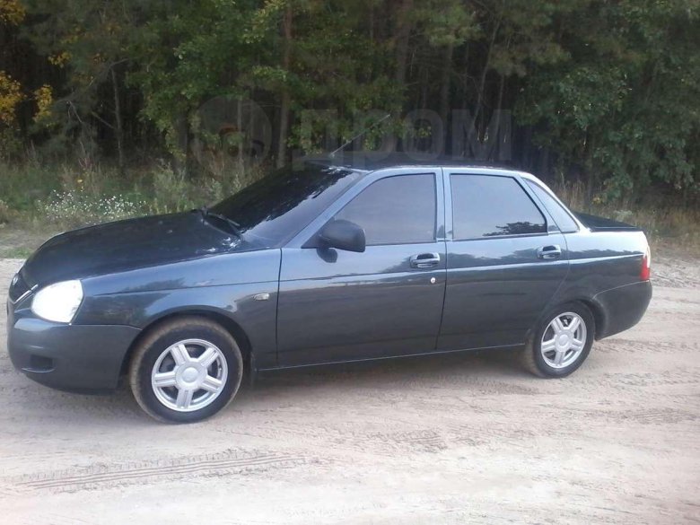 Приора седан 2011 года