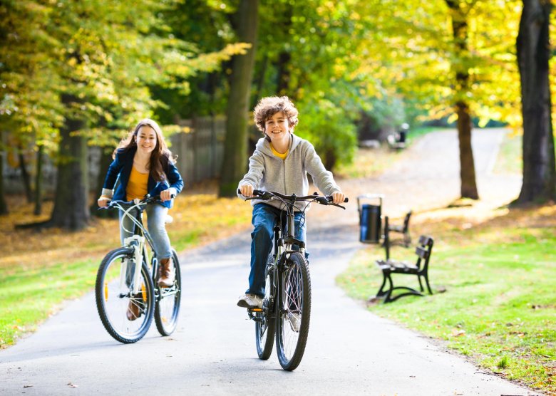 Подросток на велосипеде