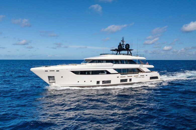 Custom line navetta 33