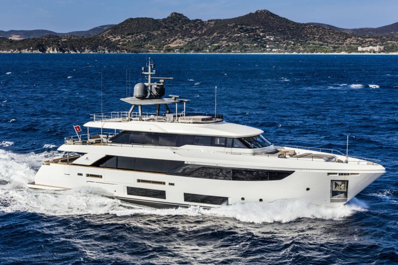 Custom line navetta 33 crescendo