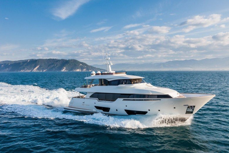 Яхта navetta 37