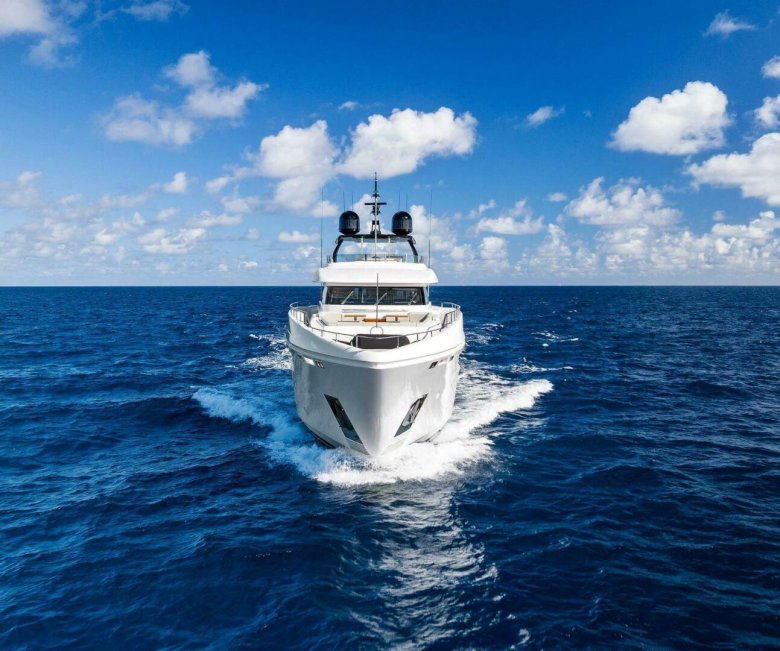 Custom line navetta 33