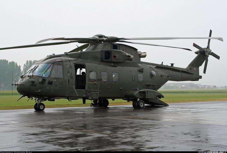 Вертолет военный