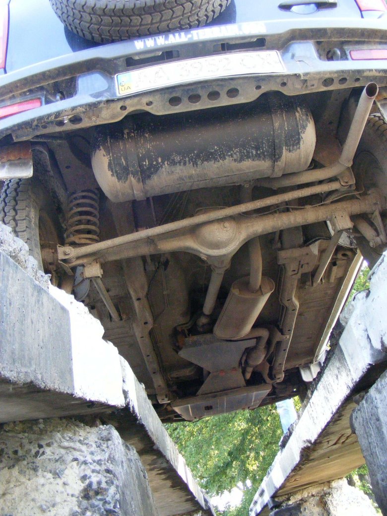 Днище нива 21214