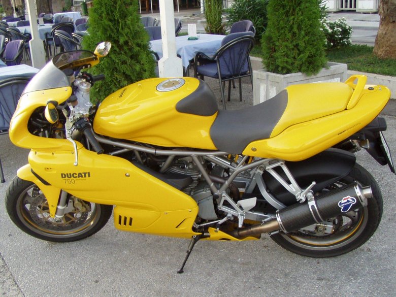 Ducati supersport 900