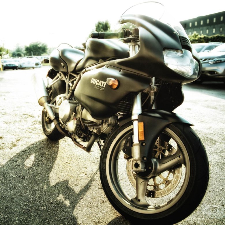 Ducati 750 sport