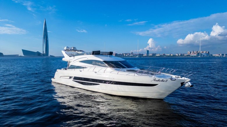 Sunseeker 65 sport yacht