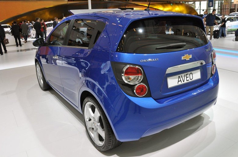 Chevrolet aveo t300 хэтчбек