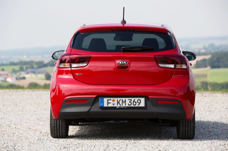 Kia rio hatchback 2017