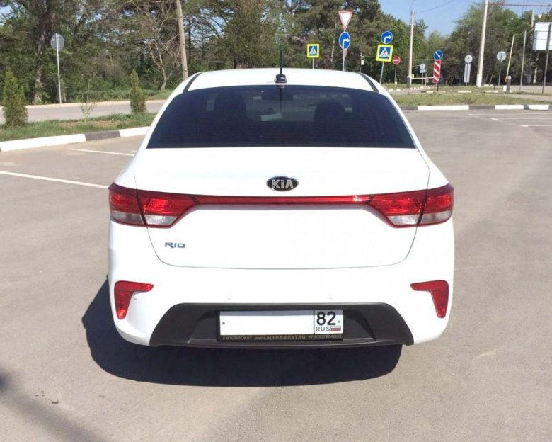 Киа рио 4 сзади