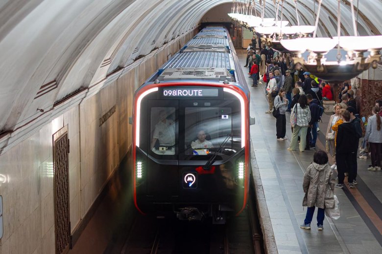 Поезд метро москва 2020