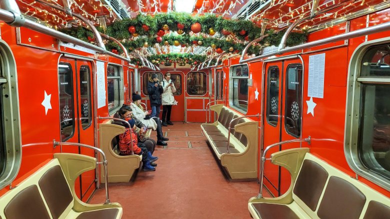 Новогодний поезд еж3