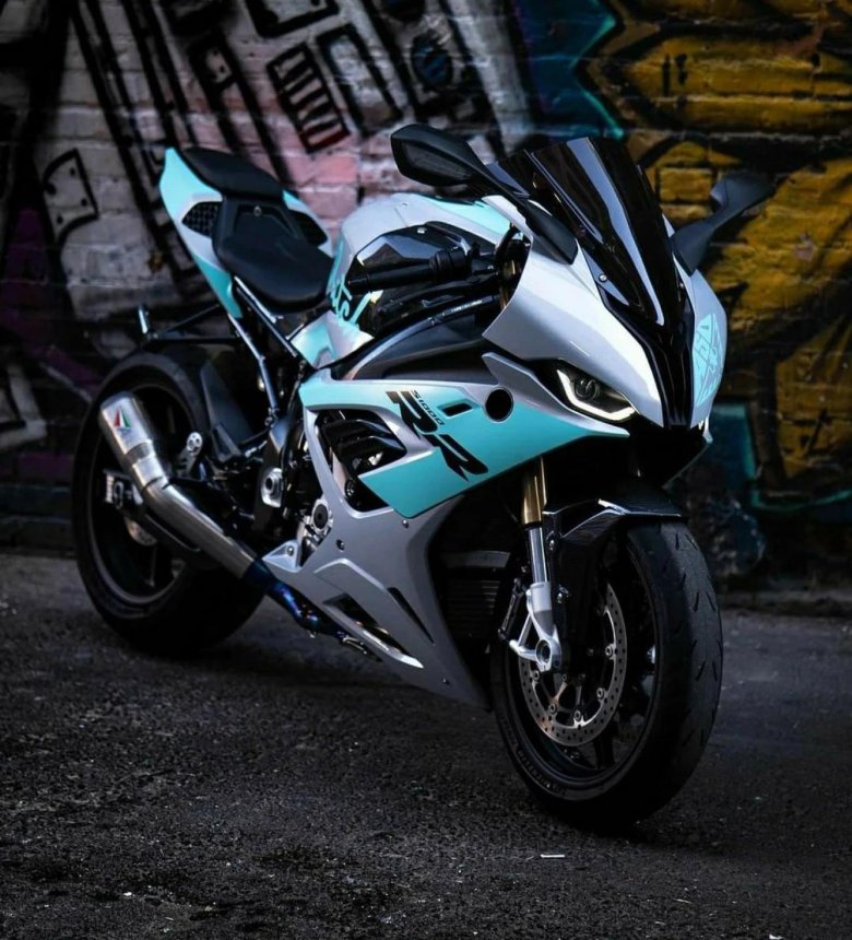 Спортивный мотоцикл bmw