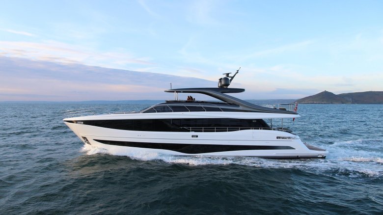 Sunseeker 95 yacht