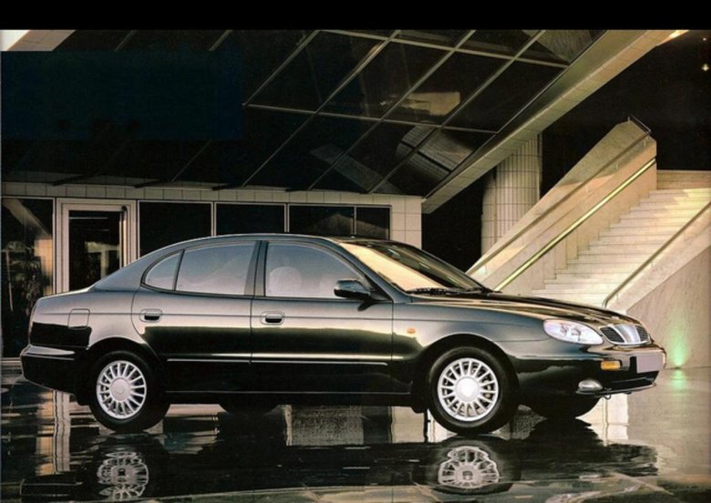 Леганза автомобиль