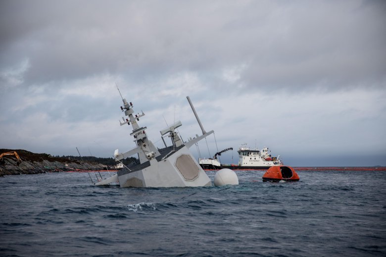 Норвежский фрегат нато knm helge ingstad