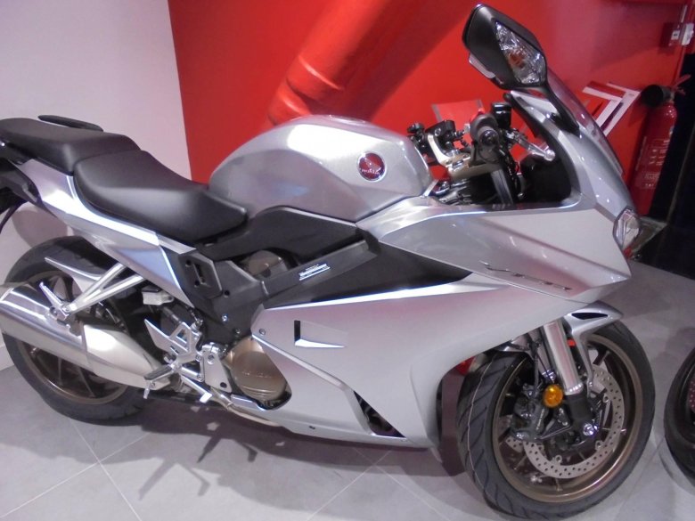 Honda vfr 800 2014