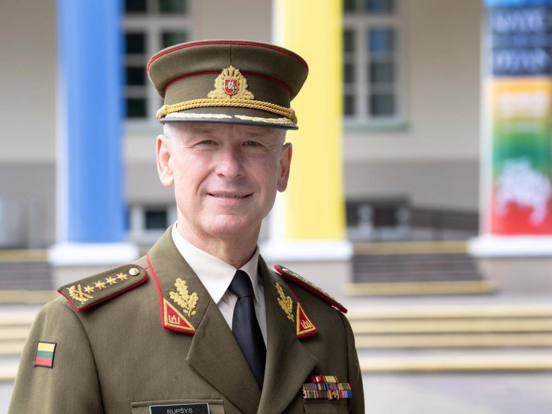 Командующий литовской армией генерал-лейтенант вальдемарас рупшис.