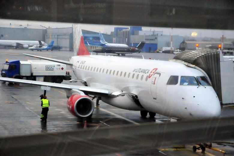 Embraer 190 икар