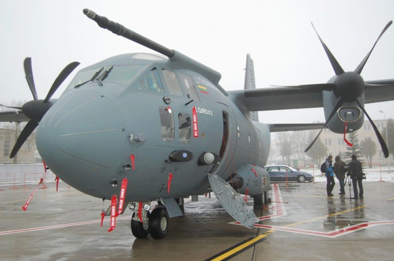 Alenia c-27j spartan самолет