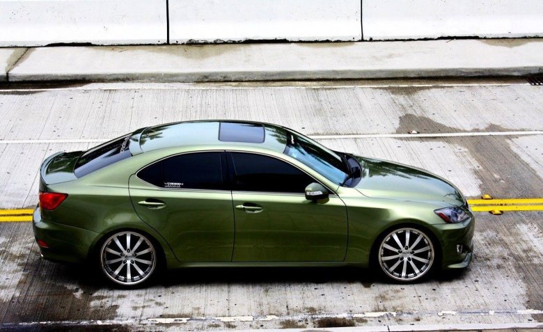 Lexus is 250 зеленый
