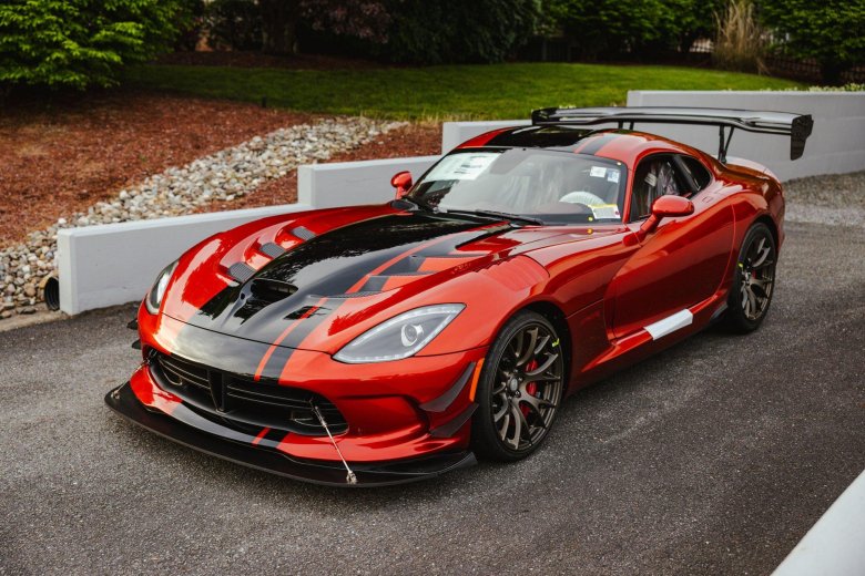 Додж вайпер 2017