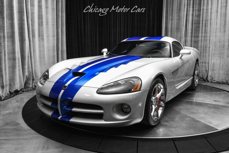 Машина dodge viper