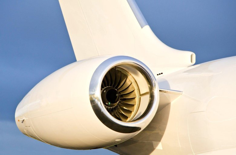 Реактивный двигатель самолета